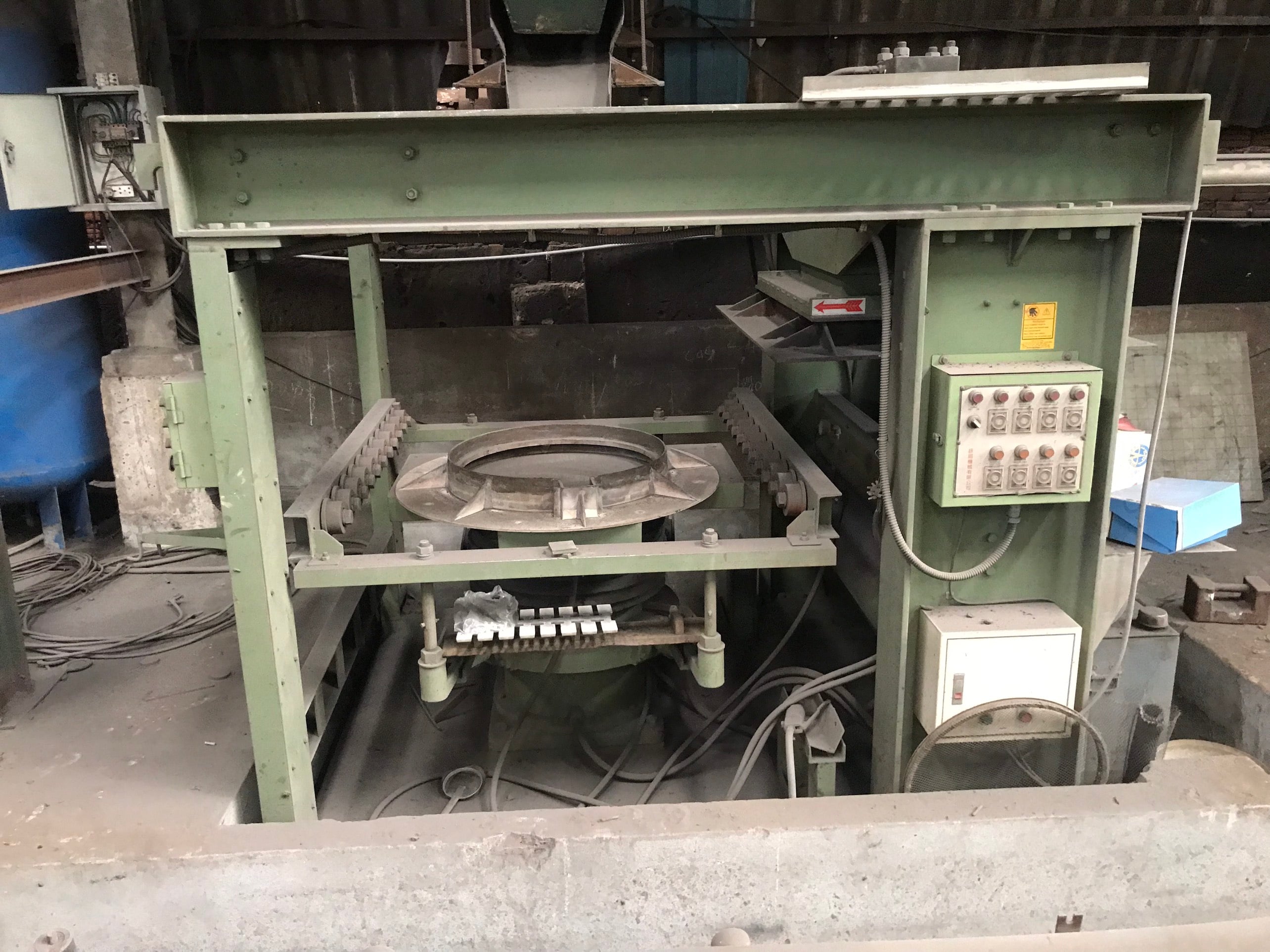 sand molding machine.jpg